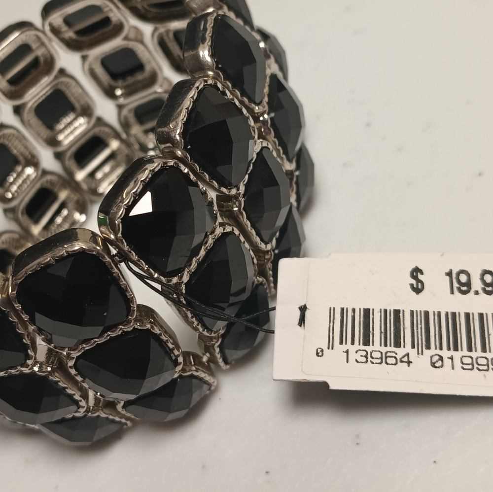 FRINGE LLC. BLACK STUD BRACELET - Picture 5 of 5